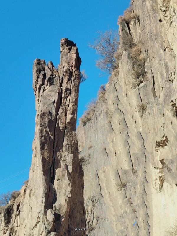 紅一師戰友軍嫂新年第一遊：宣化立石村滴冰喜煞人