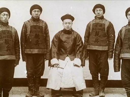 傳奇故事《青蛇案》