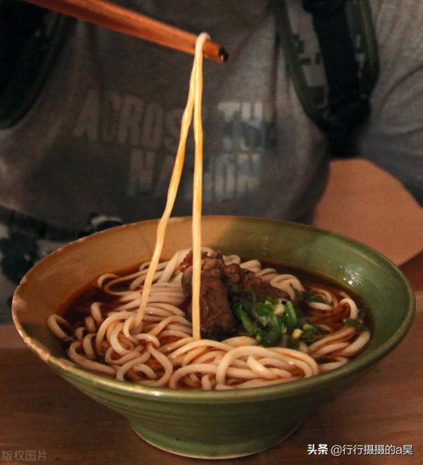 成都雙流25元一根面，曾經排隊2小時也要吃，如今為何門可羅雀？