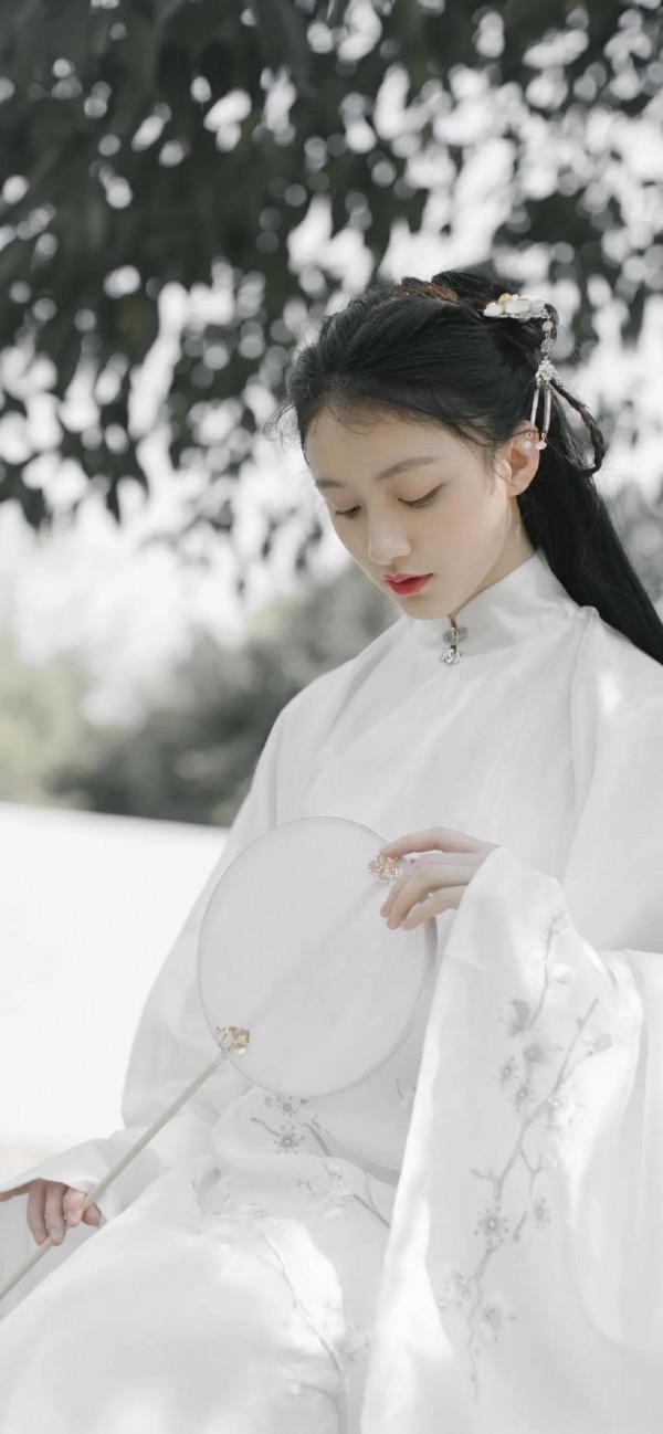 民間故事：惡霸見色起意，義士英雄救美，縣官賣女求榮，惡霸殞命