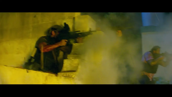 美軍戰鬥力有多強？美國大使遭恐襲，6名特種兵堅守13小時！電影