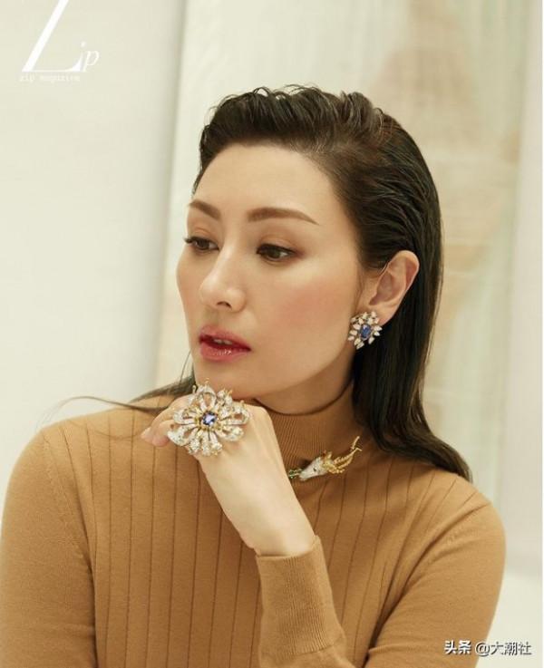 香港藝人李嘉欣插鼻管+雙手插滿管：撿回條命，躺ICU搏鬥48小時