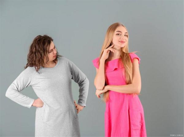 女性衰老時，可能有“2大、3長”的特徵，若都不佔，祝賀依舊年輕