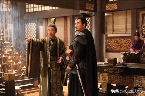 古人也不傻，飽受詬病的嫡長子繼承製恰恰是最好的安排