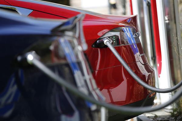 電動車的用車成本真的比燃油車香？就是保險費有點貴！