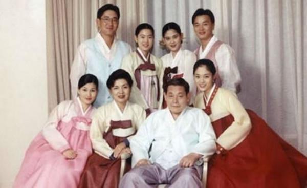 2005年，身家超10億的三星“小公主”自殺，她錯愛了一個男人