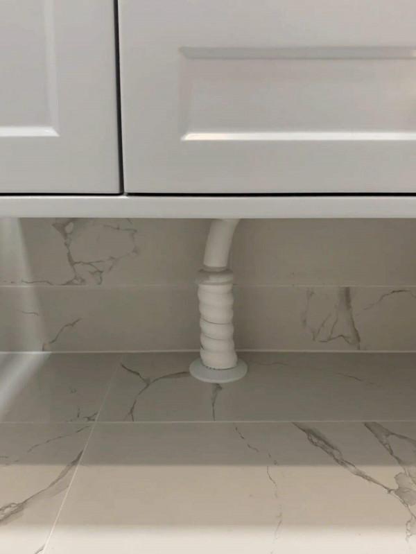 衛生間地面莫名其妙一灘水，物業來了七八次，終於找到問題的根源