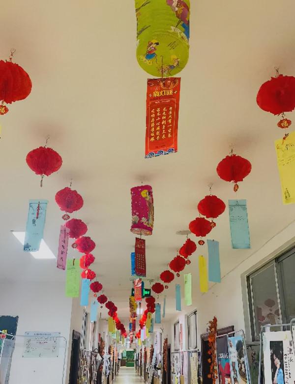 中英燈謎、九大遊戲、牛人獎券…成外中加師生DIY歡度中秋佳節