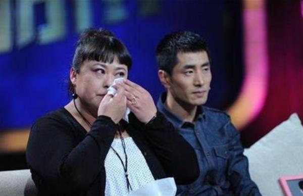 李菁菁:3段婚姻1個孩子,49歲嫁小21歲丈夫,因詐騙跌落神壇 李菁菁:3段婚姻1個孩子,49歲嫁小21歲丈夫,因詐騙跌落神壇