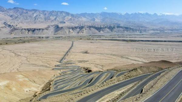 新疆新晉網紅公路，比獨庫更驚豔，老司機們千萬別錯過