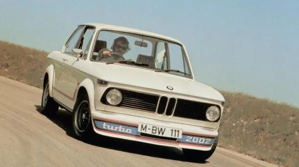 第一款使用渦輪增壓的量產寶馬車，1974年寶馬2002 Turbo