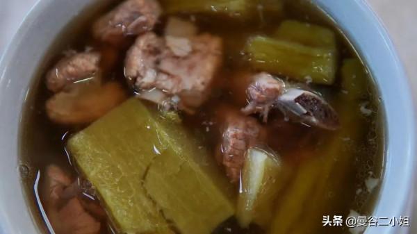 中國人在泰國生活，慕名來吃曼谷的中餐廳，一隻滷鵝傳了四代人