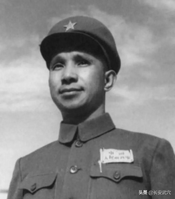 彭德懷回國，鄧華請求粟裕接任朝鮮戰場總指揮，毛主席為何拒絕？