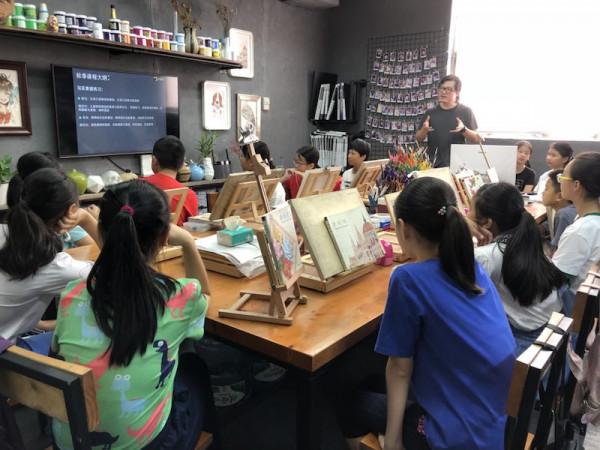 孩子多大就可以配手機了？並非7歲也非18歲，這個年紀就剛剛好