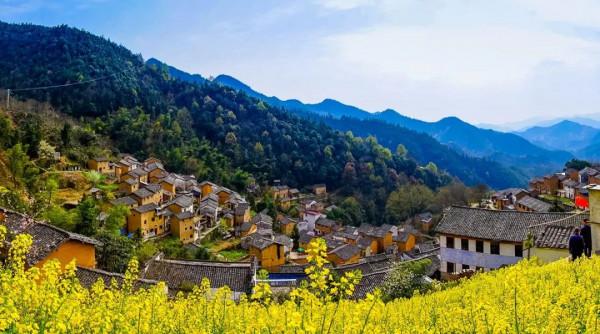 這些“雲端上”的古村落,正過著神仙般的日子,沿途就像走在畫裡 這些“雲端上”的古村落,正過著神仙般的日子,沿途就像走在畫裡