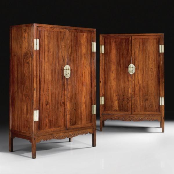 十二年前33萬美元,黃花梨方角櫃最終流拍 十二年前33萬美元,黃花梨方角櫃最終流拍