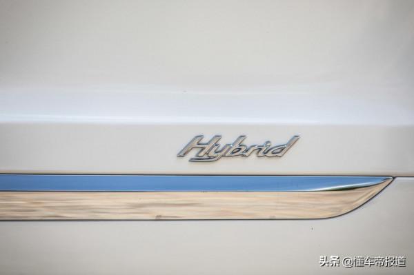 新車｜超豪華品牌如何詮釋新能源？試駕全新賓利添越PHEV