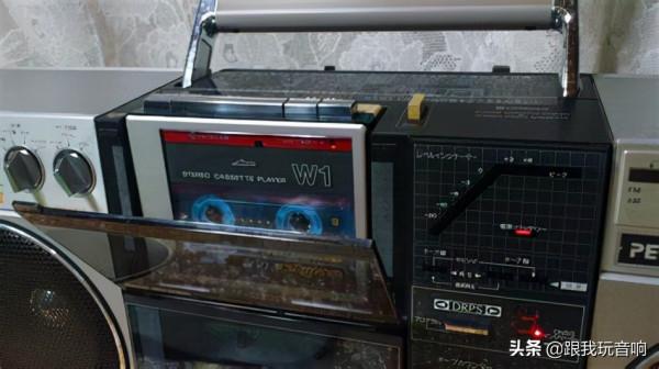 日立 HITACHI TRK-W1分體式立體聲音響 雙卡帶機收錄機 日立 HITACHI TRK-W1分體式立體聲音響 雙卡帶機收錄機