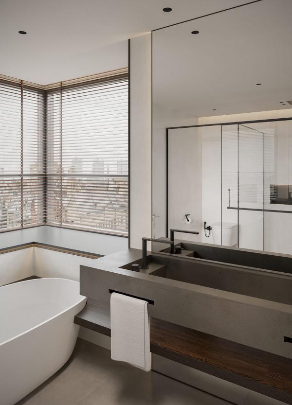 柔和的現代白色內飾,帶有泥土氣息,讓人聯想到溫暖和清新的時刻 柔和的現代白色內飾,帶有泥土氣息,讓人聯想到溫暖和清新的時刻