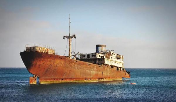 1986年“德堡輪”特大海難,五千噸巨輪沉沒,中國船員僅兩人生還 1986年“德堡輪”特大海難,五千噸巨輪沉沒,中國船員僅兩人生還