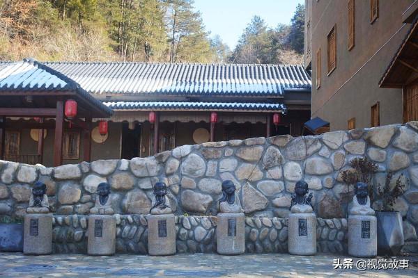 城裡人到山中建瓦房，裝修豪華，看為啥有人稱&OpenCurlyDoubleQuote;不敢住&rdquo;