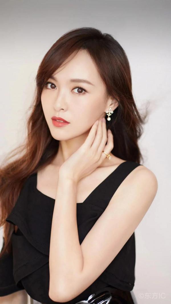 楚楚動人的唐嫣，著名演員