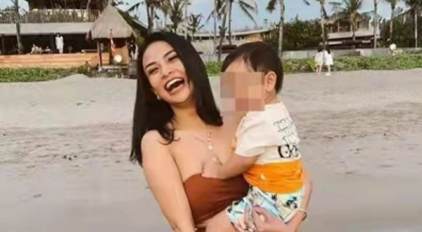 28歲歌手突遇車禍,車速190邁甩出當場死亡,三口僅兒子活著 28歲歌手突遇車禍,車速190邁甩出當場死亡,三口僅兒子活著