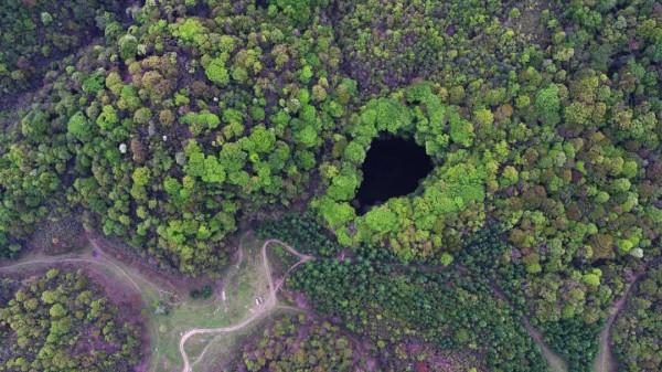 “天坑”從哪裡來？