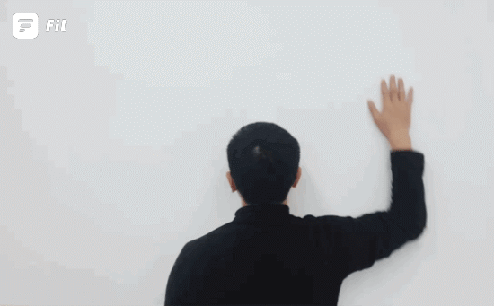 體態糾正進行時！用一面牆就可以