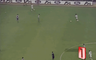 22歲兩奪歐冠，因荷蘭隊內訌失去皇馬主力位置，2400萬歐加盟國米