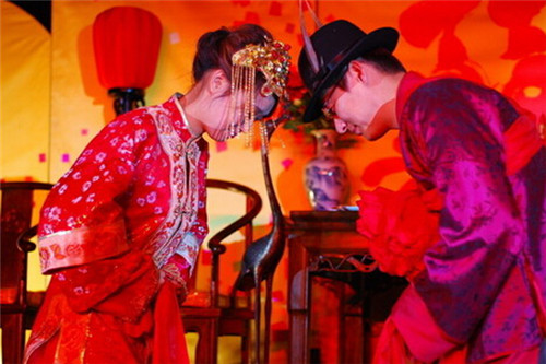 民國農村探案:男子去世屍體消失,妻子被懷疑,三年後用計解謎團 民國農村探案:男子去世屍體消失,妻子被懷疑,三年後用計解謎團