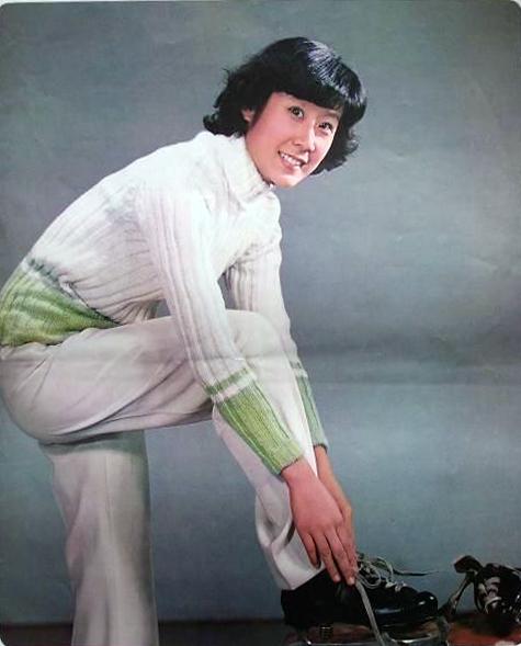 著名歌星蘇小明：事業巔峰出國留學，結婚生子後回國當演員