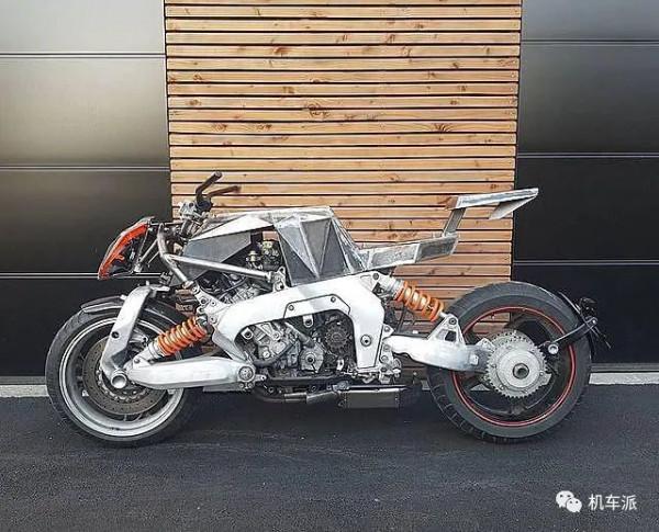 定製 | 靈感來源於隱形戰機 雅馬哈GTS1000改裝
