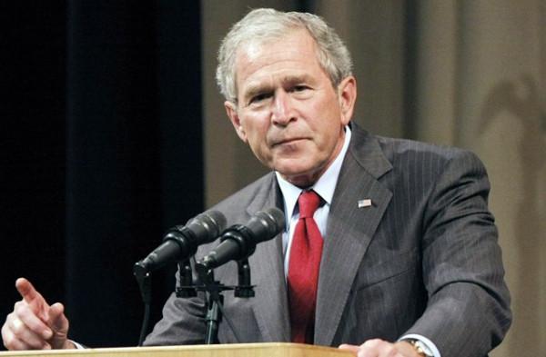 中美撞機後，楊潔篪懟得美國輿論逆轉，令過半美國人要求政府道歉