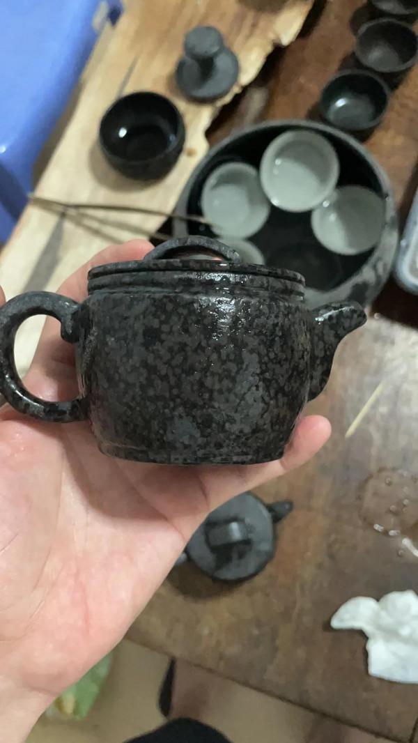 冰磧岩石茶壺&mdash;漢瓦壺