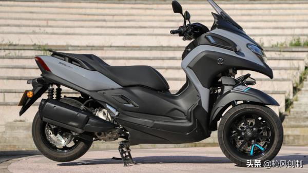 試駕雅馬哈YAMAHA Tricity300!超前部署安全性的三足巨獸 試駕雅馬哈YAMAHA Tricity300!超前部署安全性的三足巨獸
