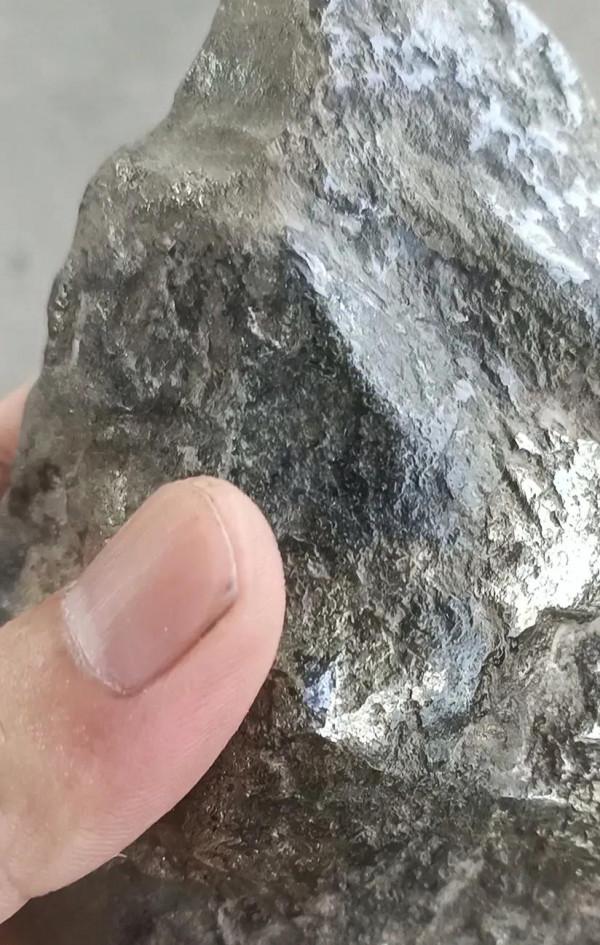 含銅銀離子的隕石光彩照人，一起來共賞