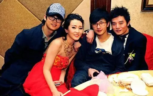 只有整容才能變臉？這些逆襲的男星，完美詮釋了“無痛變帥”