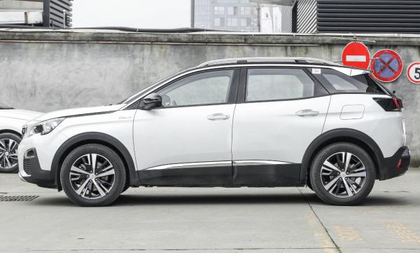 標緻4008 PHEV:解析1.6T 三擎豪華版,雙電機加持爆發力強! 標緻4008 PHEV:解析1.6T 三擎豪華版,雙電機加持爆發力強!