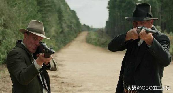 154號公路伏擊戰，警方精心設下圈套，130多槍擊斃“亡命鴛鴦”