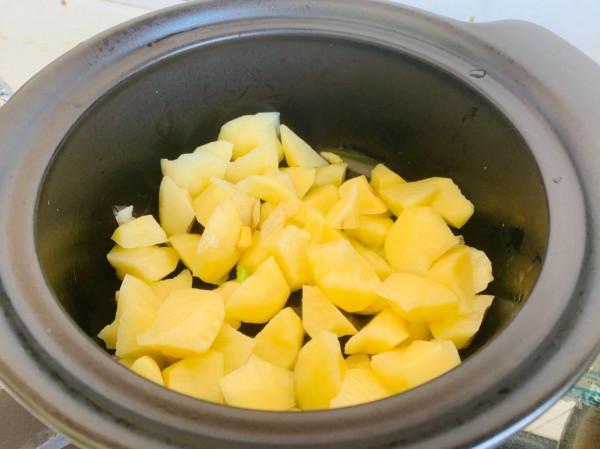 秋天多吃白菜，配2種食材這樣燉，不放肉都美味，減肥期間敞開吃