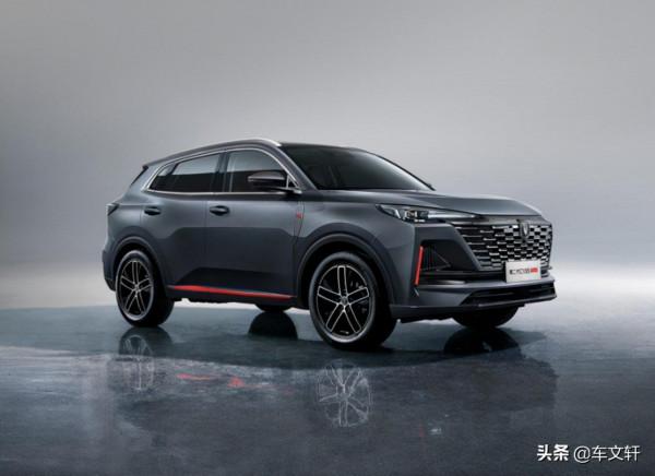 2022款長安CS55 PLUS藍鯨版上市，9.29萬起售，動力升級價格給力