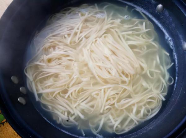 經常吃麵條,對身體好還是不好?提醒:吃麵條時或需要注意這4點 經常吃麵條,對身體好還是不好?提醒:吃麵條時或需要注意這4點