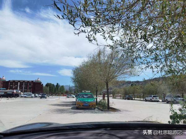 漢EV自駕甘肅，免費停車的充電樁最方便，參觀亞洲最大室內臥佛