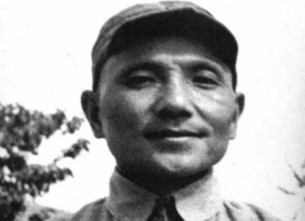 1988年蔣經國病逝，收到訊息後鄧小平嘆息：可惜，經國死得太早了