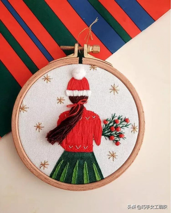 像真發一樣可以編的髮型都能繡出來，如此立體的繡法怎麼能錯過