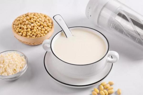 患上高血糖,該喝牛奶還是豆漿?或不用糾結了解一下 患上高血糖,該喝牛奶還是豆漿?或不用糾結了解一下