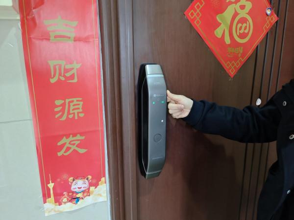 手機一碰開門真方便-實測華為智選德施曼智慧門鎖