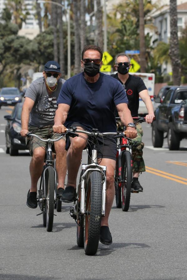 74歲的施瓦辛格，健身理念隨年齡增長而改變，老年人該如何健身？