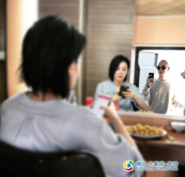 天后王菲和化妝師zing 天后王菲和化妝師zing